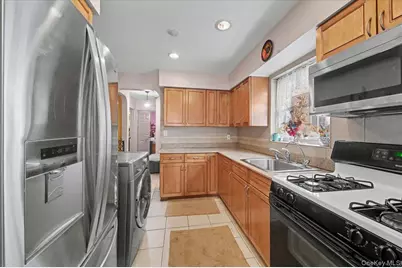 2715 Dewitt Place, Bronx, NY 10469 - Photo 7