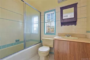 61 Squirrel Hill Rd, East Hills, NY 11577 - Photo 25