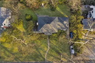 61 Squirrel Hill Rd, East Hills, NY 11577 - Photo 37