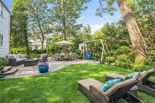 61 Squirrel Hill Rd, East Hills, NY 11577 - Photo 35