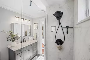 19 Raymond Ave, Middle Island, NY 11953 - Photo 25