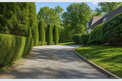 38 Tiffany Road, Oyster Bay, NY 11771 - Photo 3