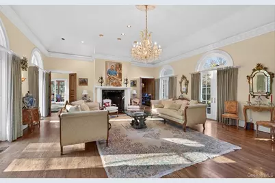38 Tiffany Road, Oyster Bay, NY 11771 - Photo 11