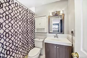 126 Mermaid Ln, Bronx, NY 10473 - Photo 9