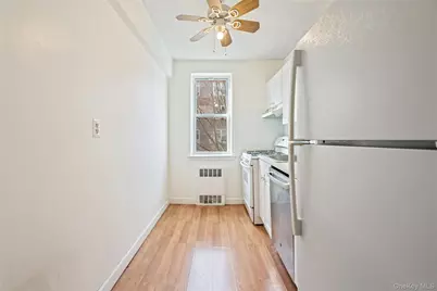 24 Mulford Place #4B, Hempstead, NY 11550 - Photo 5