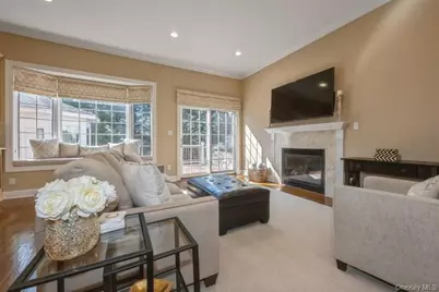 26 The Hemlocks, Roslyn, NY 11576 - Photo 9