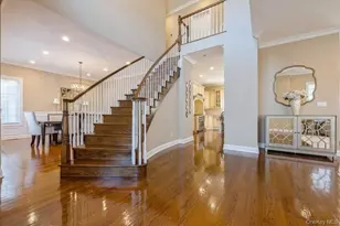 26 The Hemlocks, Roslyn, NY 11576 - Photo 3