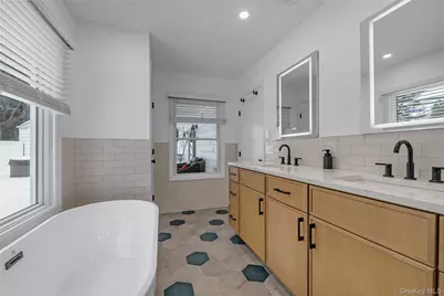 1A Orchard Farm Road, Port Washington, NY 11050 - Photo 15