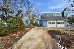 15 Corchaug Trail, Ridge, NY 11961 - Photo 3