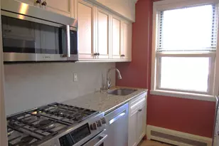 40 Daley Pl, Lynbrook, NY 11563 - Photo 13