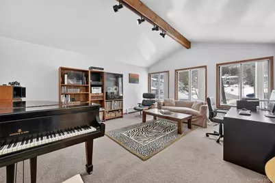 6 Pelham Court, Nanuet, NY 10954 - Photo 3