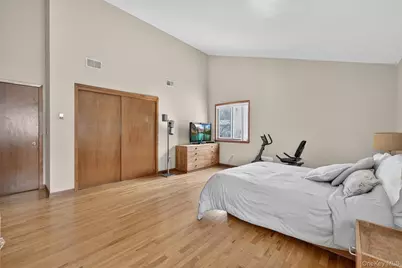 6 Pelham Court, Nanuet, NY 10954 - Photo 11