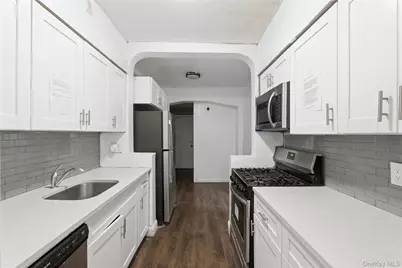 1042 E 233rd Street, Bronx, NY 10466 - Photo 17