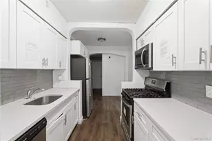 1042 E 233rd St, Bronx, NY 10466 - Photo 17