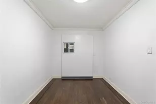 1042 E 233rd St, Bronx, NY 10466 - Photo 23