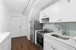 1042 E 233rd St, Bronx, NY 10466 - Photo 7