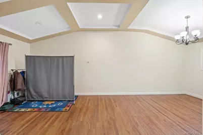 85 Bedford Avenue, Freeport, NY 11520 - Photo 5