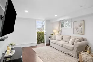 85 Bedford Ave, Freeport, NY 11520 - Photo 17