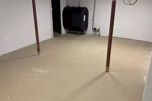 10 Shiloh Ct, Coram, NY 11727 - Photo 9