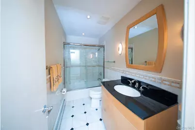 75 Holland Place, Hartsdale, NY 10530 - Photo 19