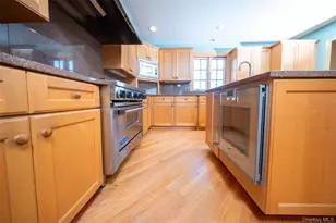 75 Holland Pl, Hartsdale, NY 10530 - Photo 11