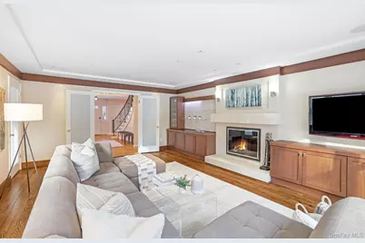 42 Butler Road, Scarsdale, NY 10583 - Photo 9