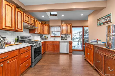 35 S Franklin Avenue, Valley Stream, NY 11580 - Photo 9