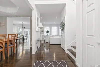24 Ridge Court, Hauppauge, NY 11788 - Photo 9