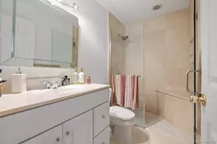 24 Ridge Ct, Hauppauge, NY 11788 - Photo 33