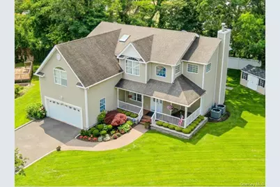 24 Ridge Court, Hauppauge, NY 11788 - Photo 1