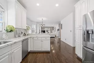 24 Ridge Ct, Hauppauge, NY 11788 - Photo 13