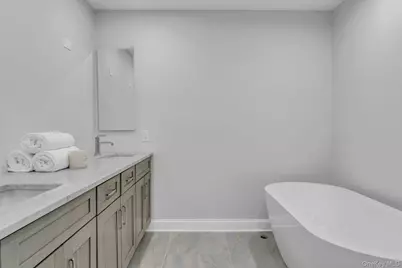 3 Willada Lane, Glen Cove, NY 11542 - Photo 17