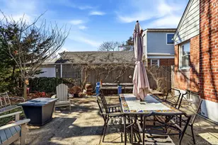 64 W Fenimore St, Valley Stream, NY 11580 - Photo 27