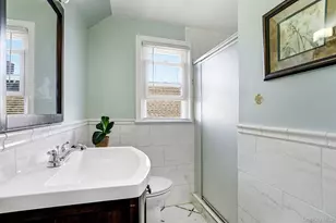 64 W Fenimore St, Valley Stream, NY 11580 - Photo 15