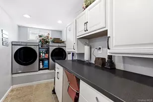 64 W Fenimore St, Valley Stream, NY 11580 - Photo 25