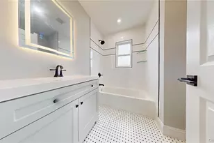 136-11 Brookville Blvd, Rosedale, NY 11422 - Photo 21