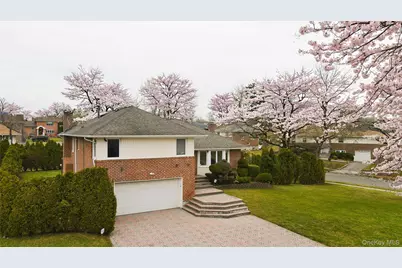 117 Olive Lane, Manhasset Hills, NY 11040 - Photo 3