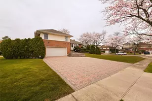 117 Olive Ln, Manhasset Hills, NY 11040 - Photo 43