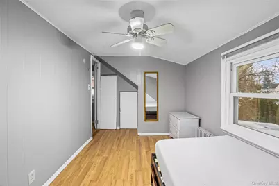 136 N Delaware Avenue, Lindenhurst, NY 11757 - Photo 15