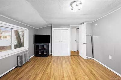 136 N Delaware Avenue, Lindenhurst, NY 11757 - Photo 13