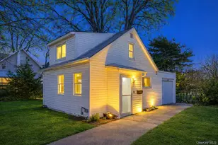 136 N Delaware Ave, Lindenhurst, NY 11757 - Photo 19