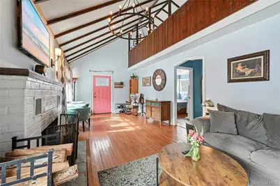 20 Lawrence Drive, Sound Beach, NY 11789 - Photo 7