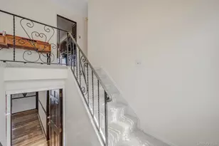 109 Utica St, Bay Shore, NY 11706 - Photo 23