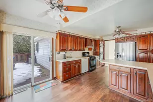 109 Utica St, Bay Shore, NY 11706 - Photo 17