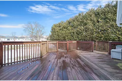 109 Utica Street, Bay Shore, NY 11706 - Photo 33