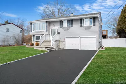 109 Utica Street, Bay Shore, NY 11706 - Photo 3