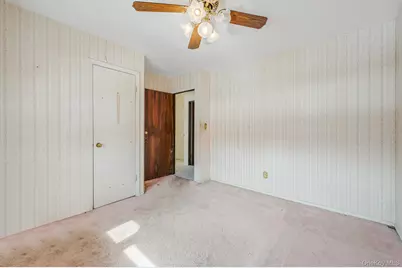 109 Utica Street, Bay Shore, NY 11706 - Photo 19