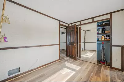 109 Utica Street, Bay Shore, NY 11706 - Photo 29