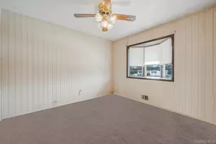 109 Utica St, Bay Shore, NY 11706 - Photo 17