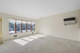 109 Utica St, Bay Shore, NY 11706 - Photo 5